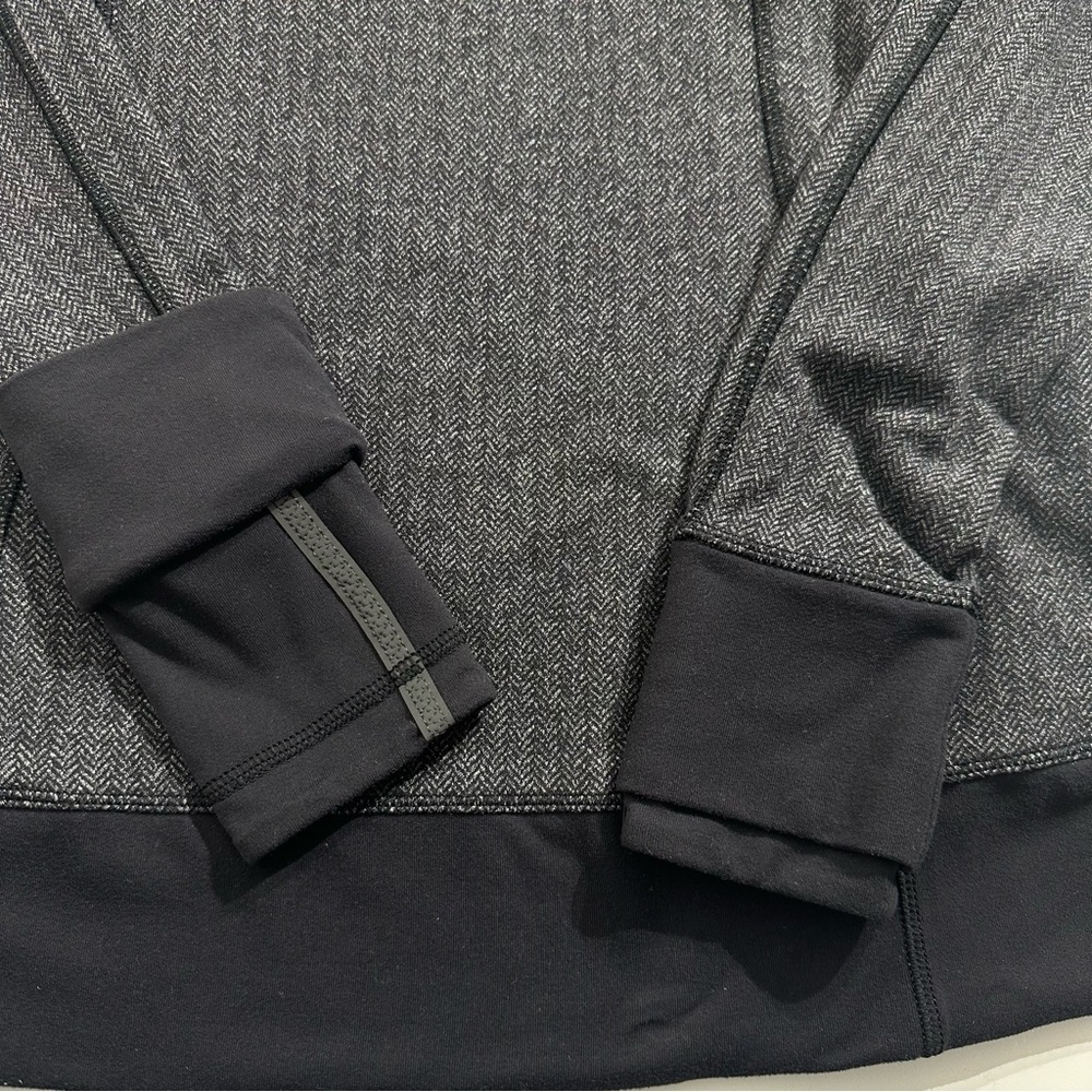 Lululemon Think Fast Pullover Hoodie Size 8 - Picture 5 of 12